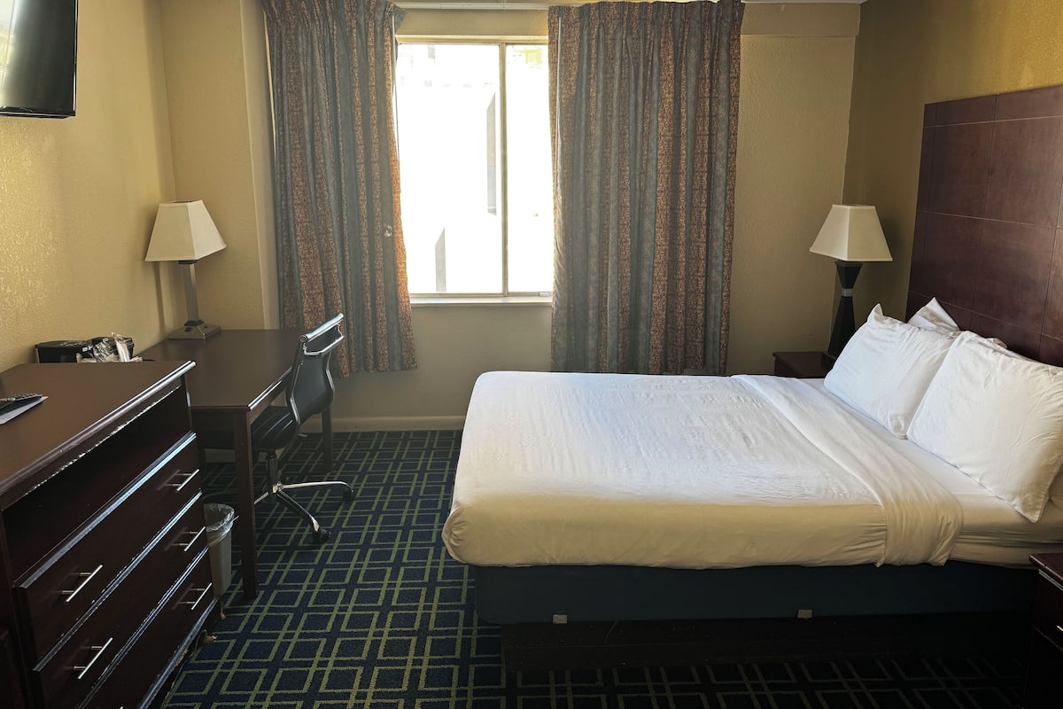 Standard Room, 1 Double Bed, Accessible, Non Smoking