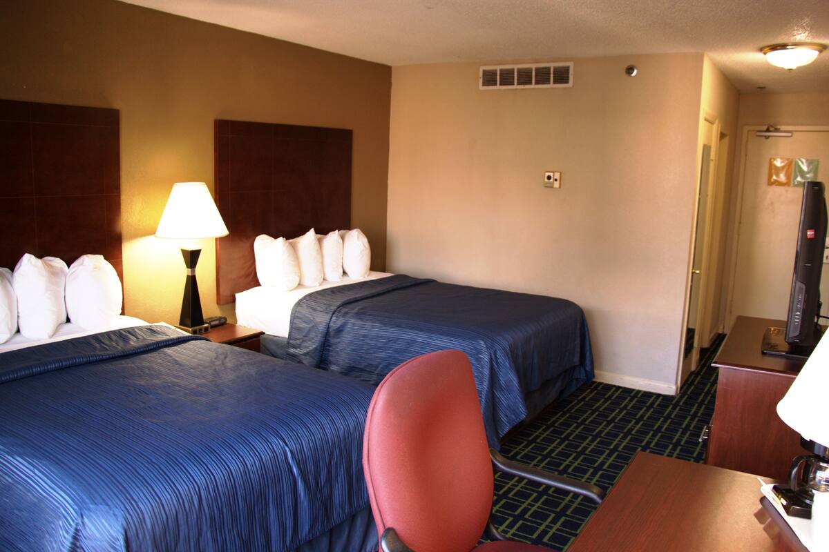 Standard Double Room | Desk, laptop workspace, iron/ironing board, free WiFi