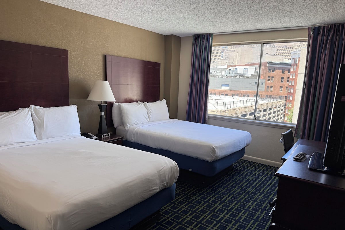 Desk, laptop workspace, iron/ironing board, free WiFi