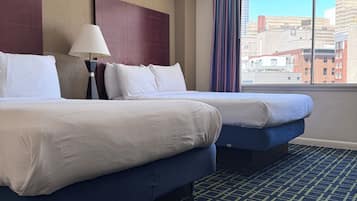 Skrivebord, skrivebord for bærbar PC og strykejern/-brett