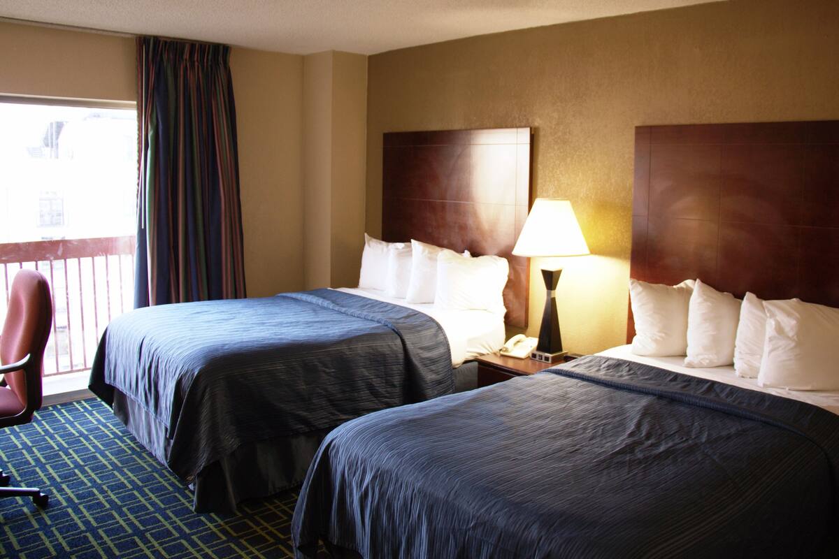 Standard Double Room | Desk, laptop workspace, iron/ironing board, free WiFi