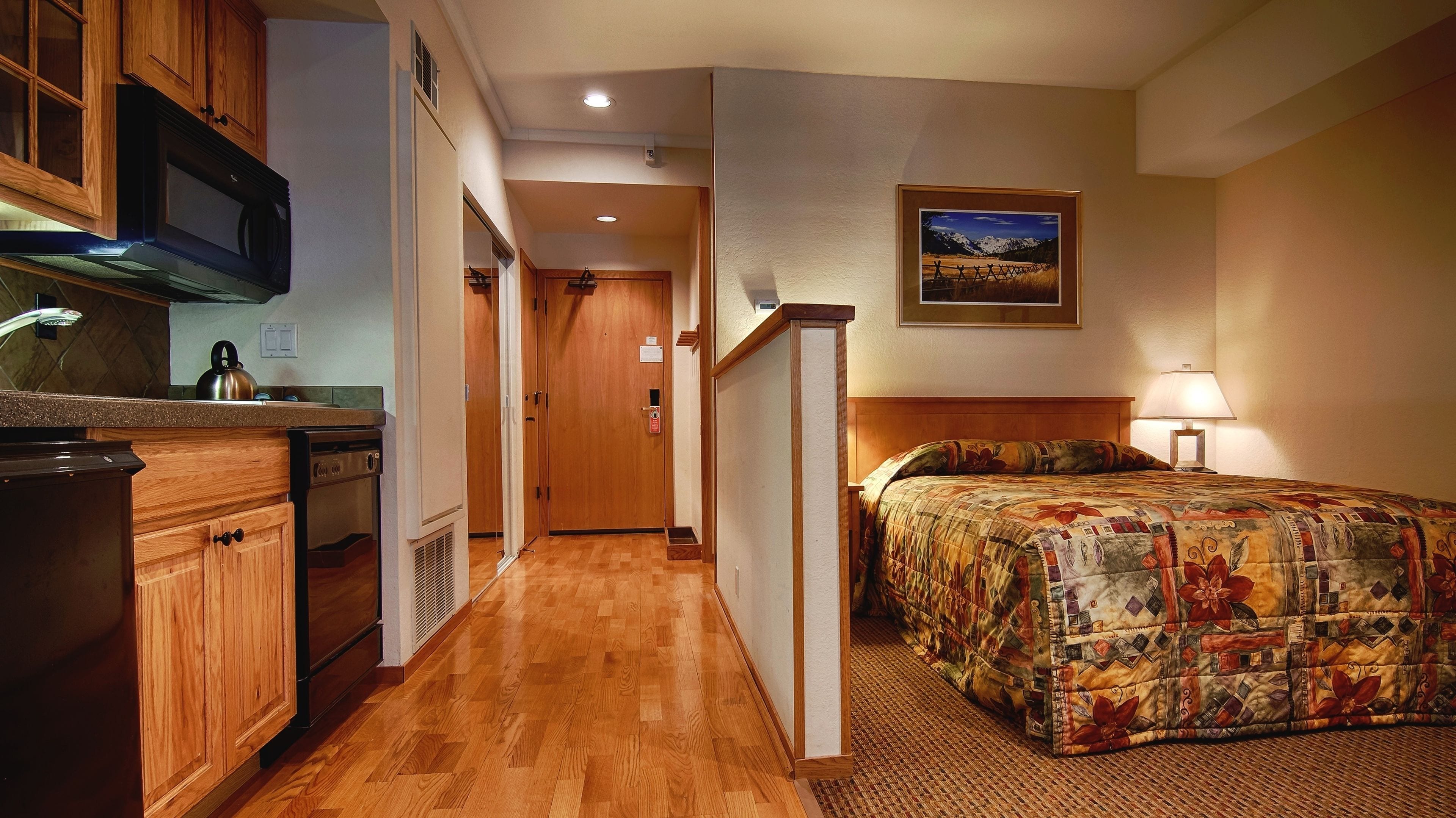 deluxe studio (condo) | hypo-allergenic bedding, individually decorated, individually furnished