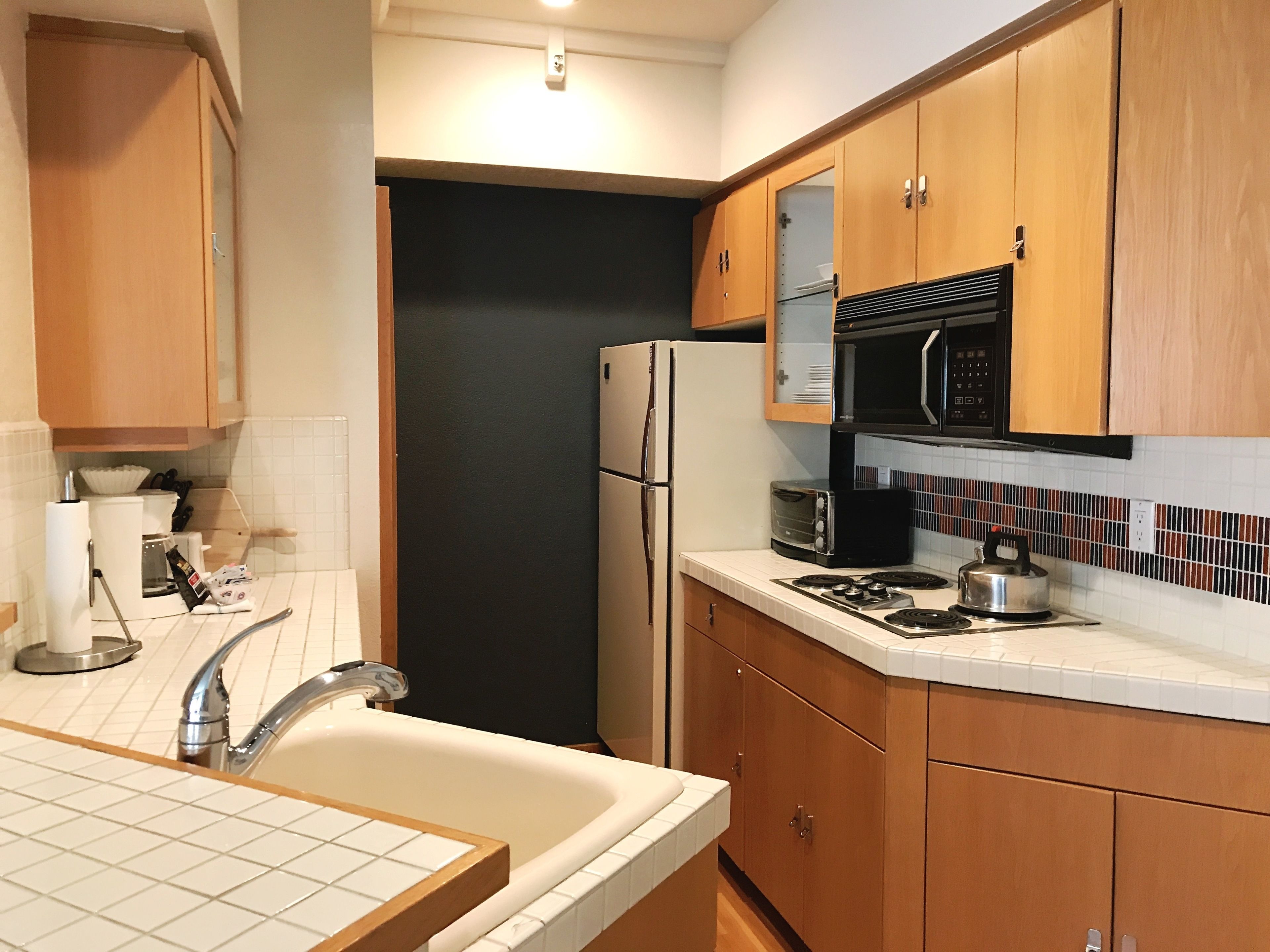 room, 1 queen bed, non smoking | private kitchen | coffee/tea maker