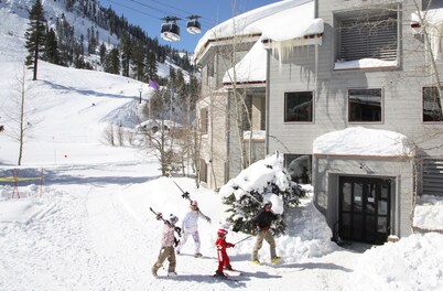Palisades Tahoe Lodge