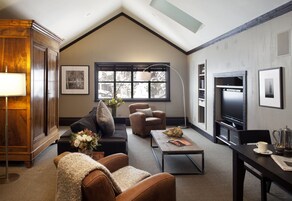 Σίδερο/σιδερώστρα, πτυσσόμενα/έξτρα κρεβάτια, Wi-Fi, κλινοσκεπάσματα 