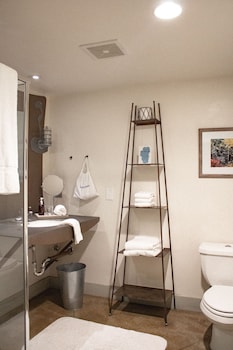 Shower, free toiletries, hair dryer, bathrobes at PlumpJack Inn