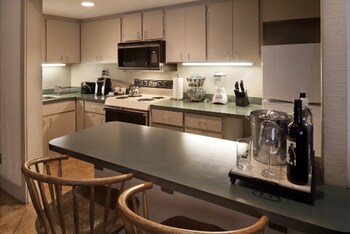 Iron/ironing board, rollaway beds, Internet, bed sheets at PlumpJack Inn