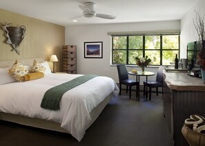 Iron/ironing board, rollaway beds, Internet, bed sheets