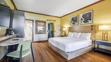 Room, 1 King Bed, Non Smoking | Premium bedding, pillowtop beds, desk, blackout drapes