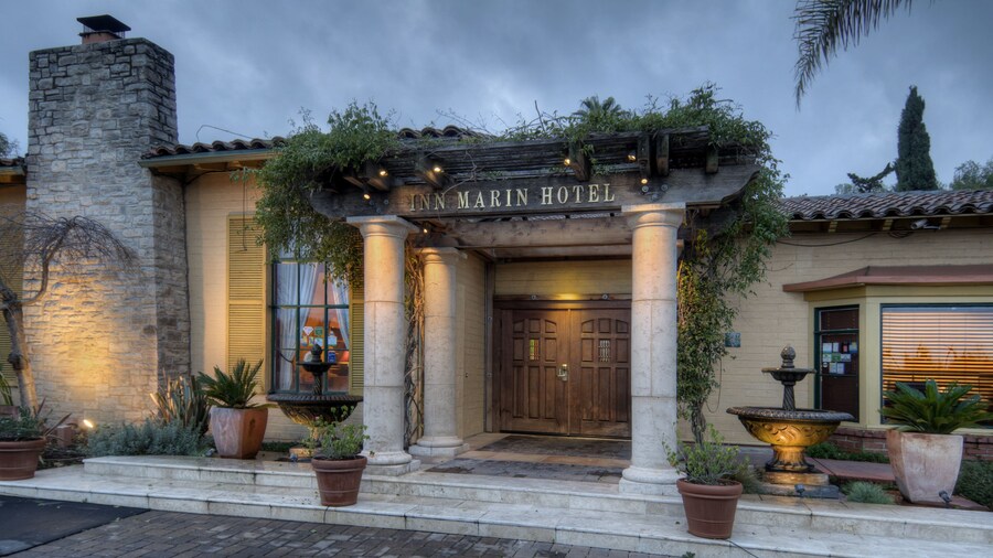 Inn Marin and Suites, an Ascend Collection Hotel