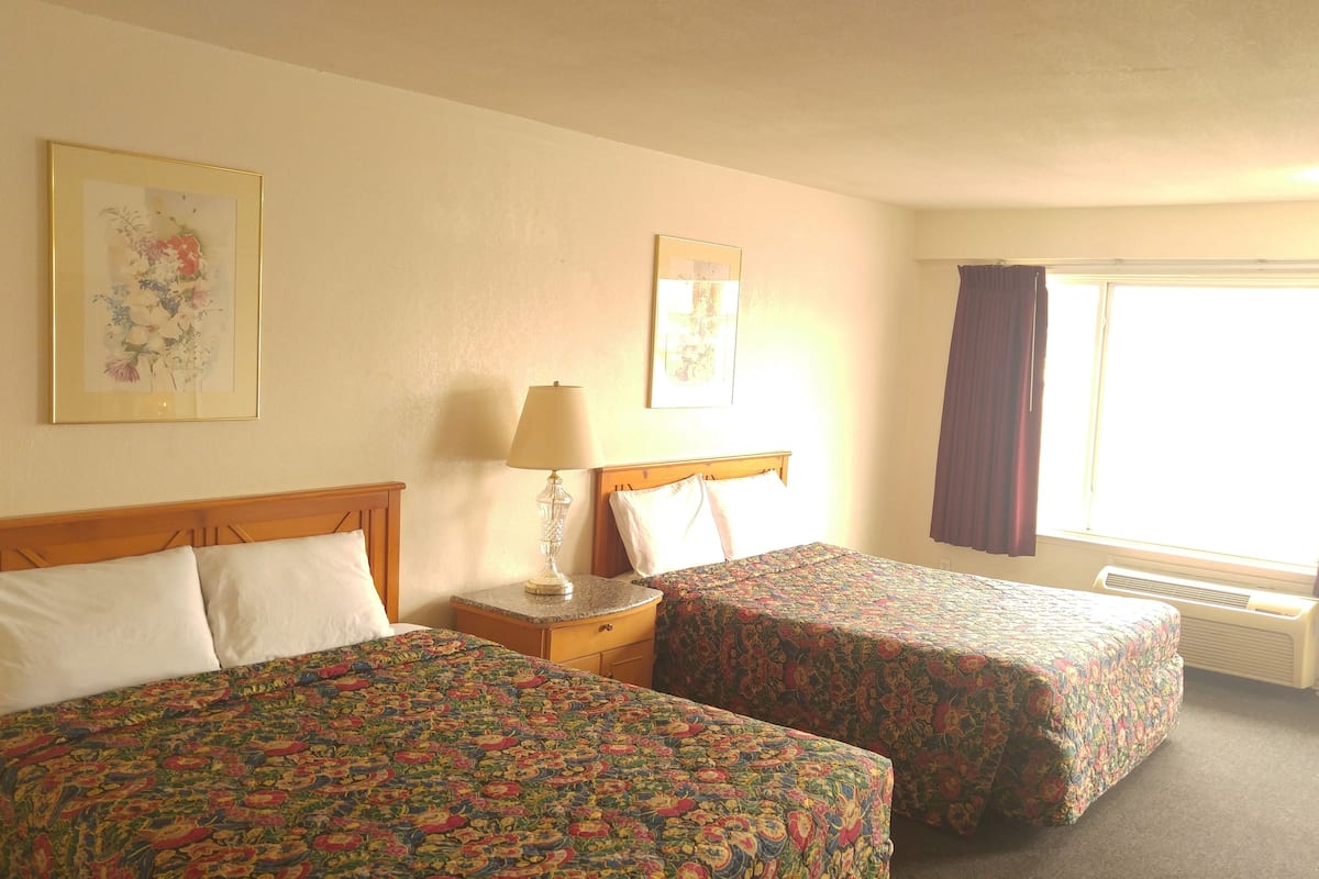 Premium bedding, free WiFi, alarm clocks