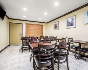 Free daily continental breakfast 