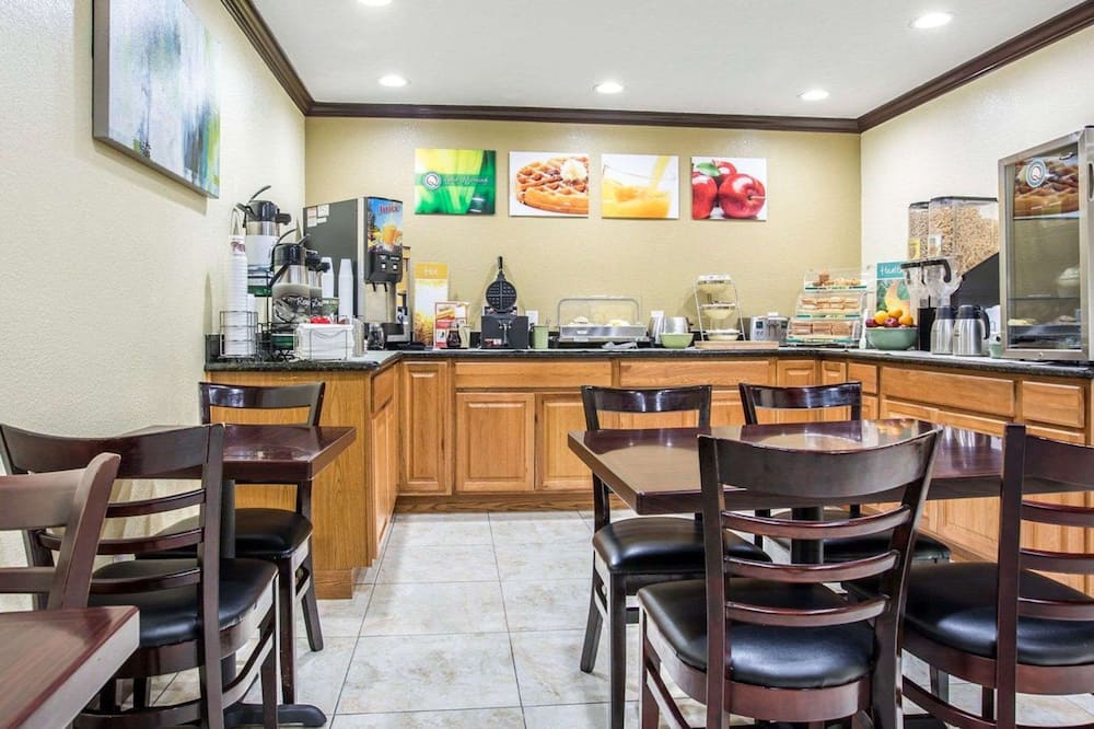 Quality Inn San Diego I-5 Naval Base