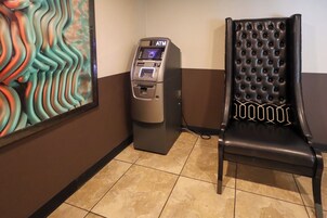 시설 내 ATM/은행
