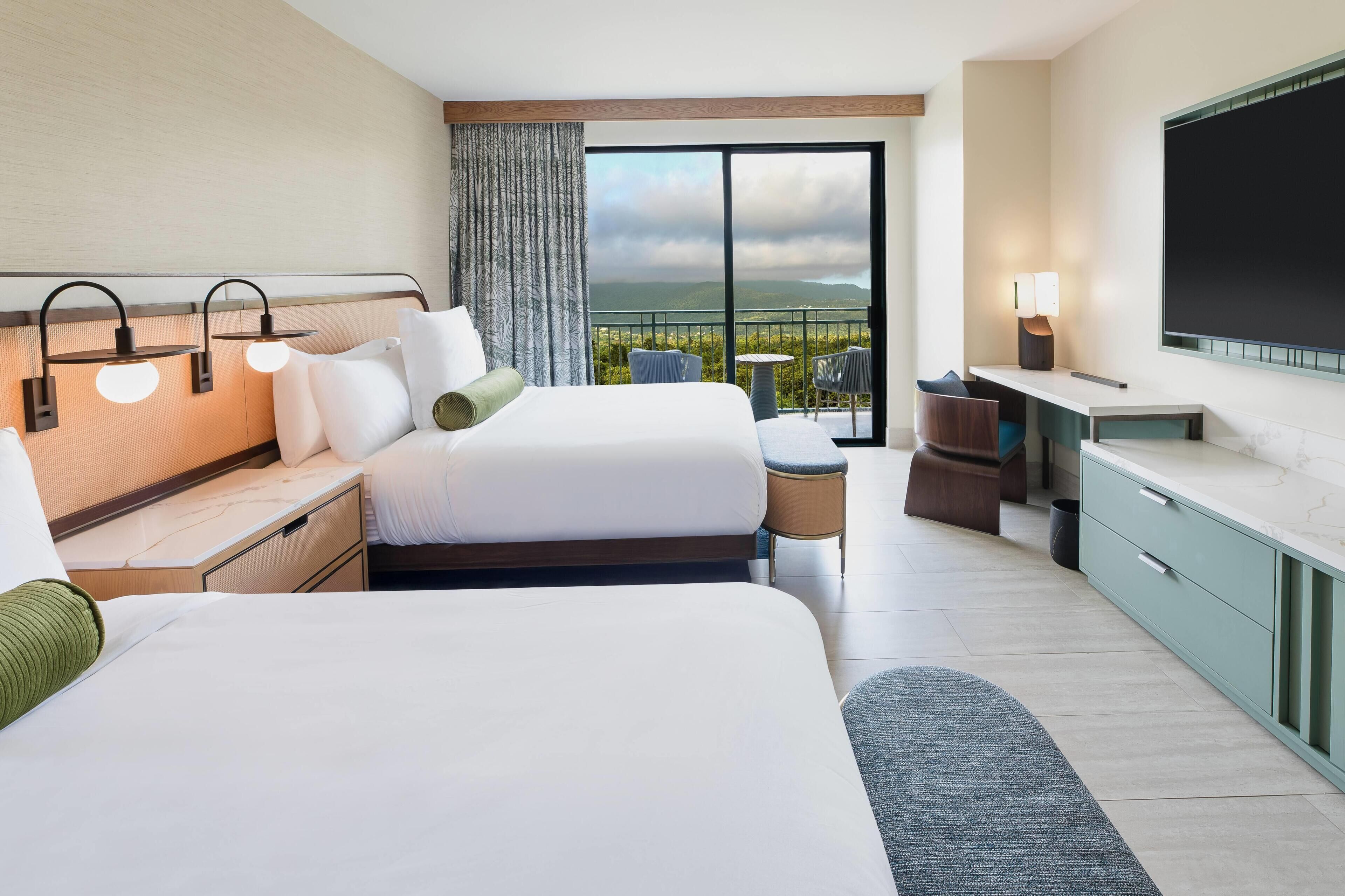 高級寢具、羽絨被、特厚豪華床墊、房內夾萬