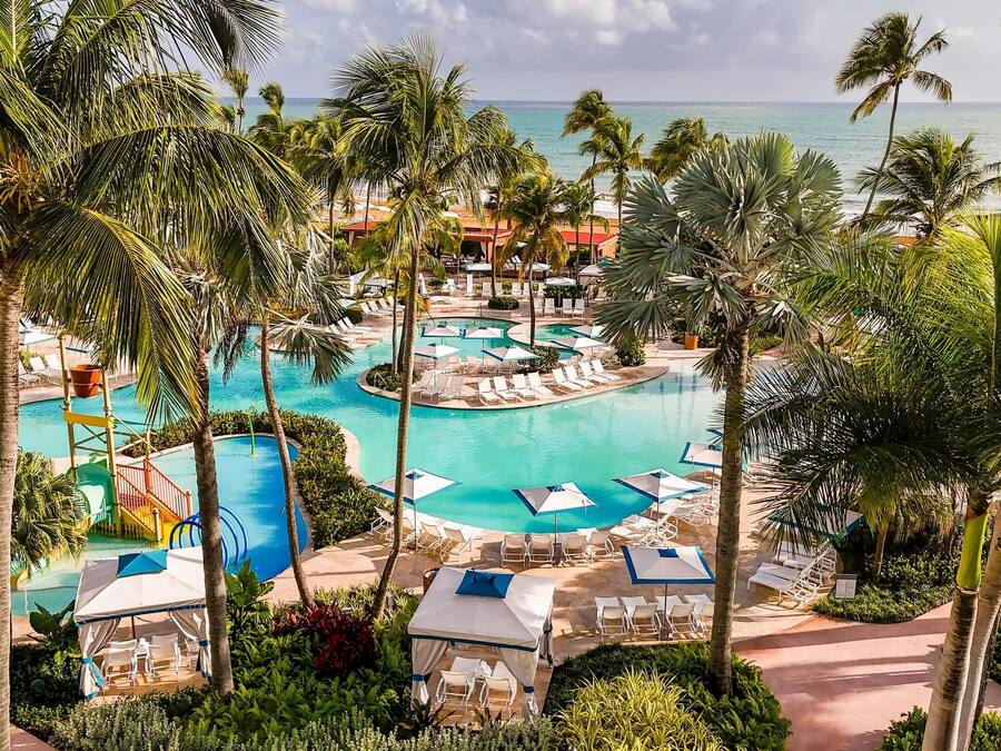 5 outdoor pools, open 8:00 AM to 10:00 PM, cabanas (surcharge)