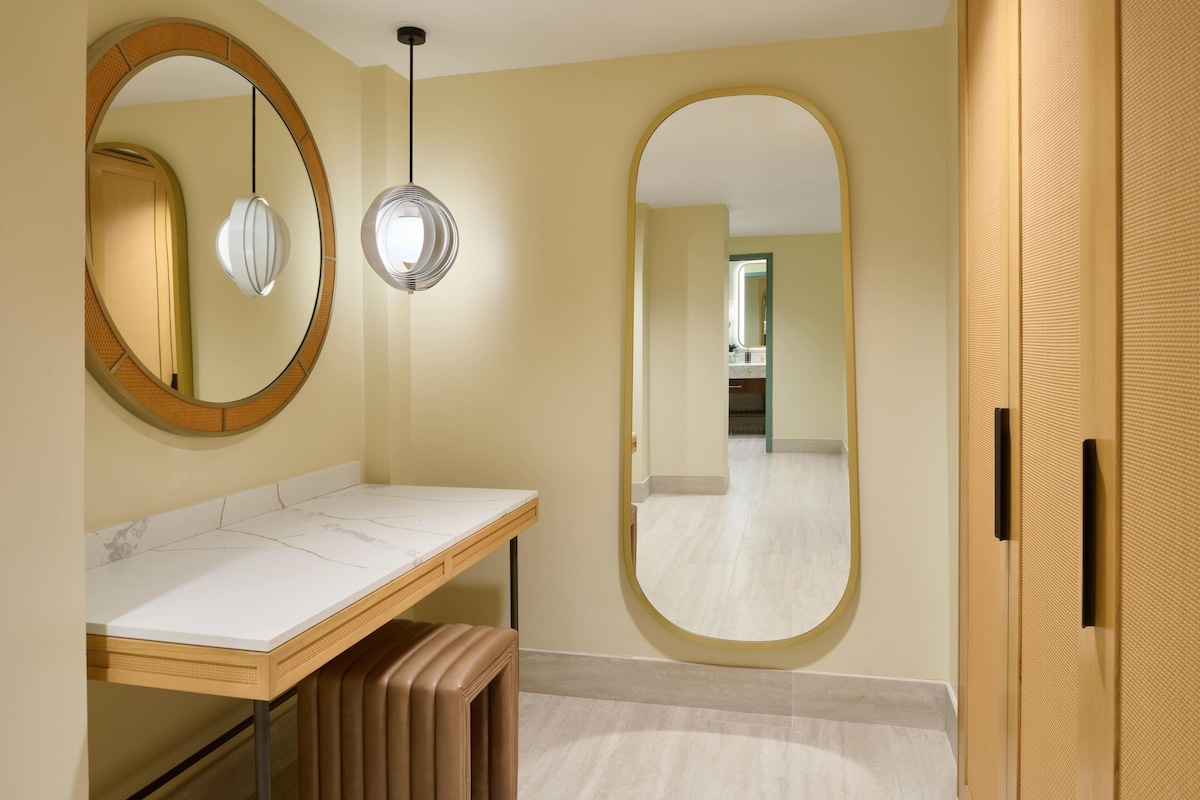 Premium bedding, down comforters, pillowtop beds, in-room safe