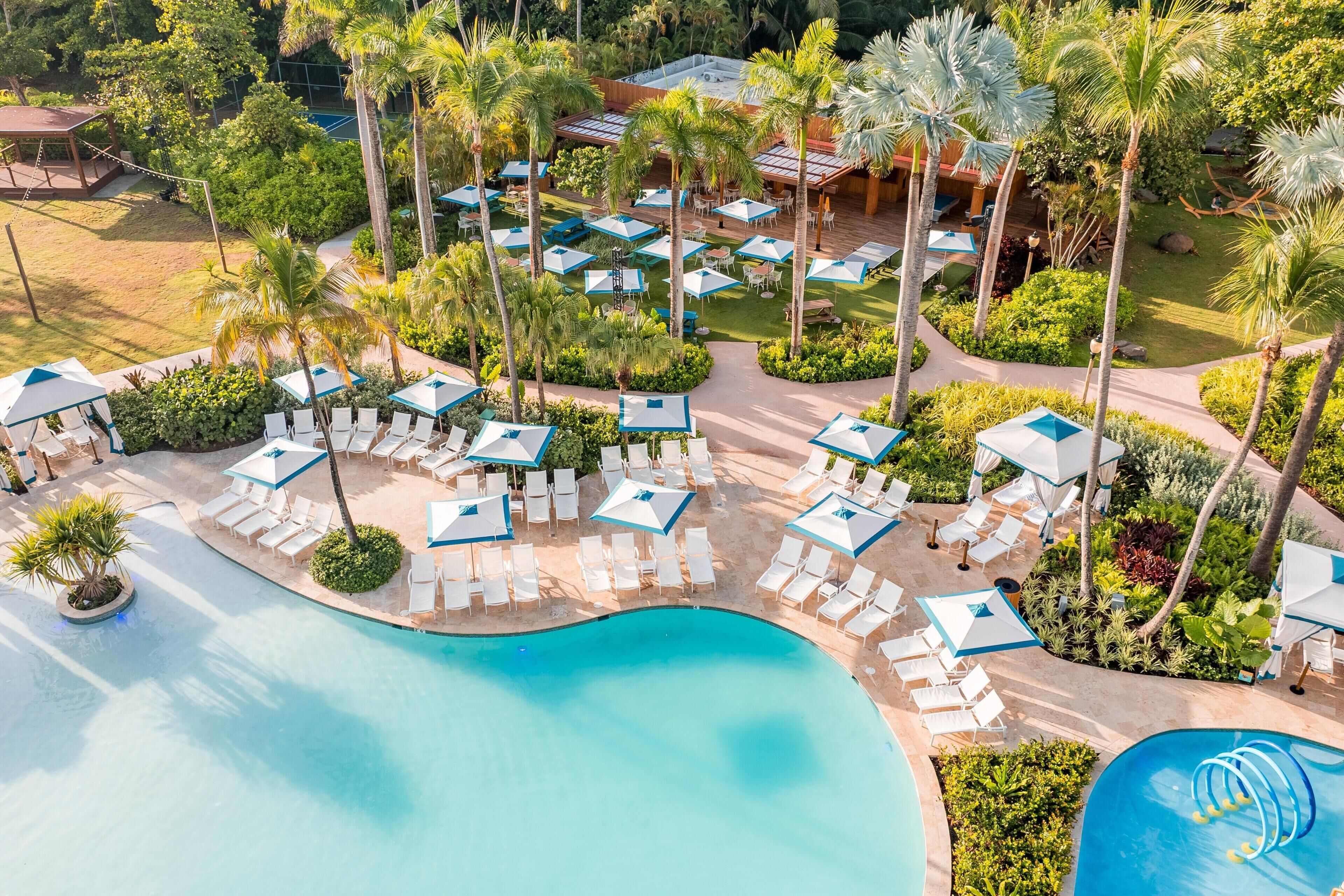 4 室外游泳池，08:00 至 22:00 开放，收费帐篷屋，池畔遮阳伞