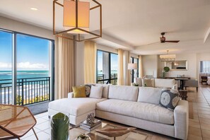 Suite (Governor) | Premium bedding, down comforters, pillowtop beds, in-room safe