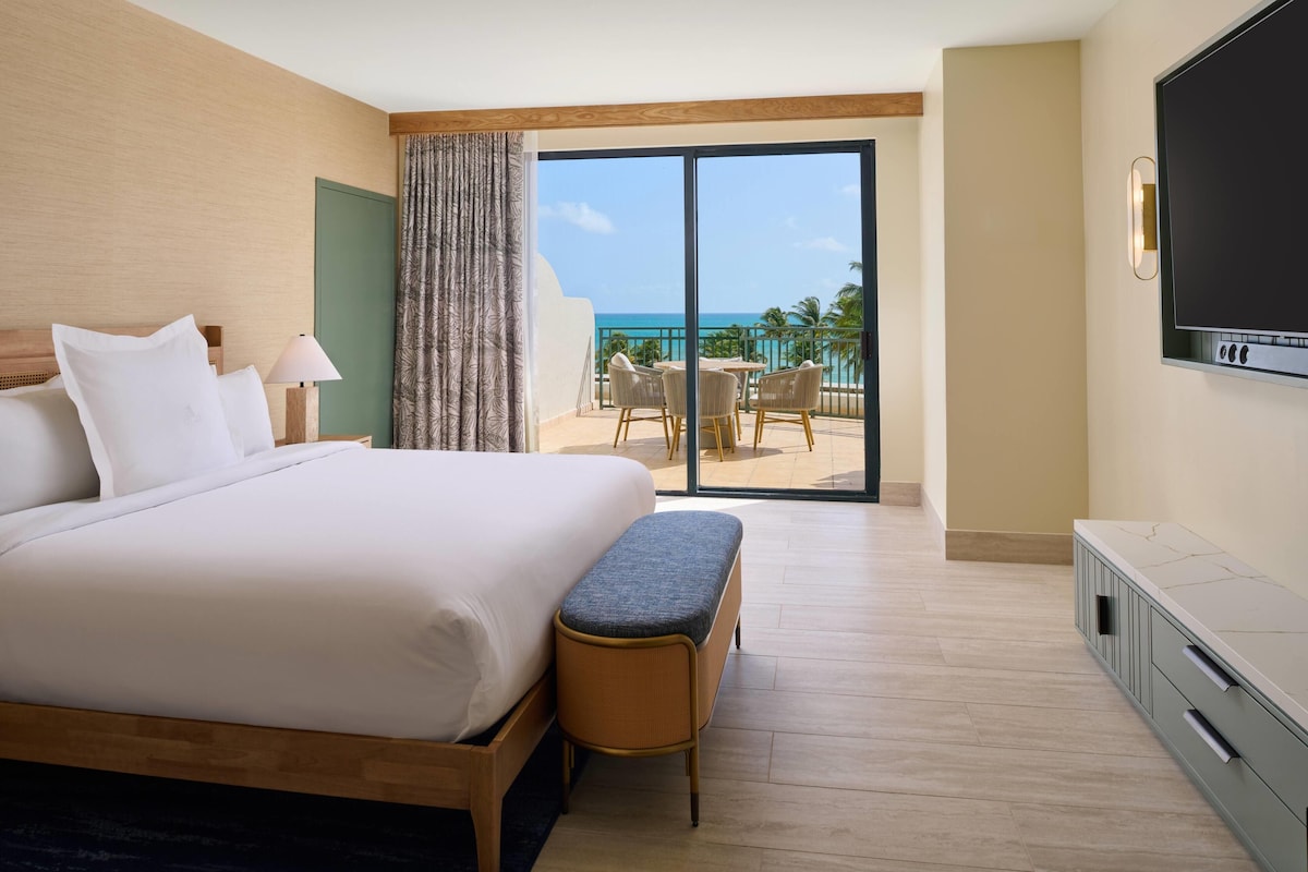 Premium bedding, down comforters, pillowtop beds, in-room safe