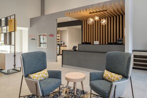 Reception - TownePlace Suites by Marriott Portland Airport (Portland)