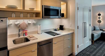 Lakeside Suites