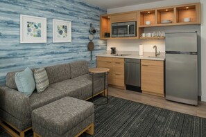 Standard Studio, 1 King Bed with Sofa bed, Lake View | Private kitchen | Fridge, microwave, dishwasher, coffee/tea maker