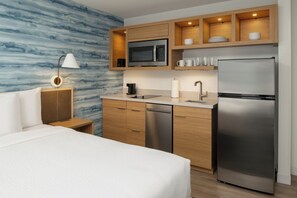 Desk, laptop workspace, blackout drapes, iron/ironing board - TownePlace Suites by Marriott Portland Airport (Portland)