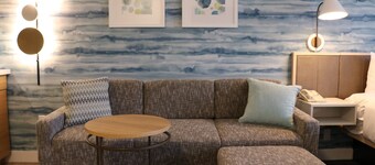 Lakeside Suites