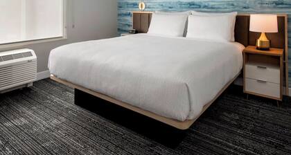 Lakeside Suites