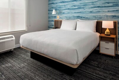 Lakeside Suites