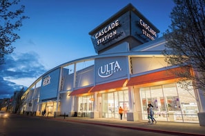 Shopping mall