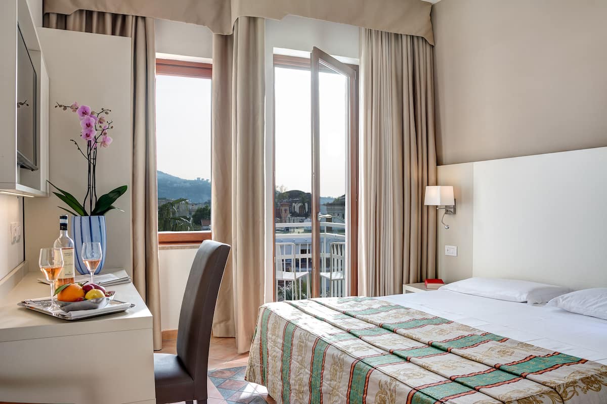 Minibar, in-room safe, blackout drapes, soundproofing