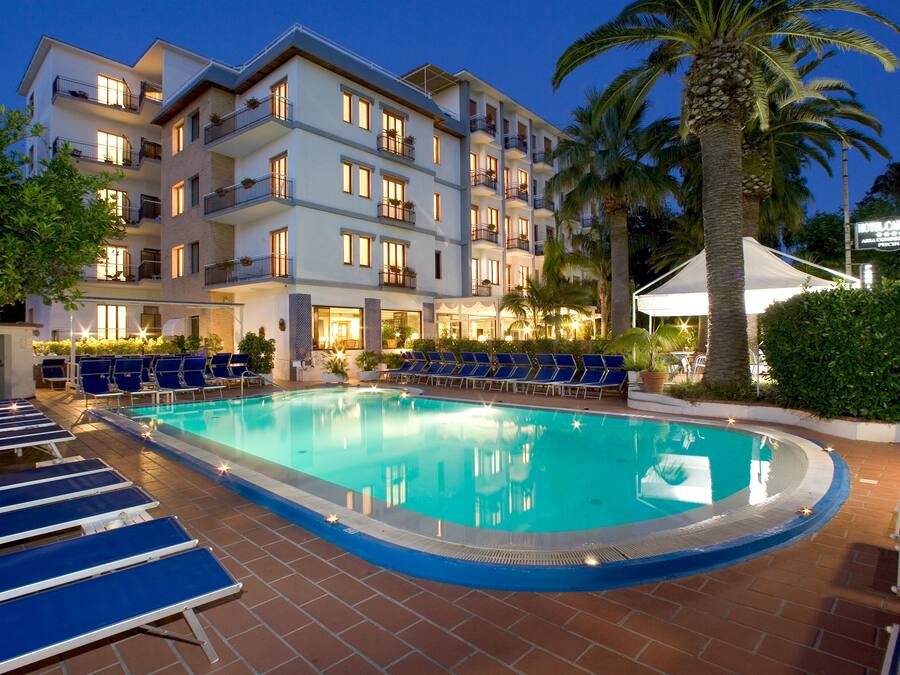 Seasonal outdoor pool, pool umbrellas, sun loungers