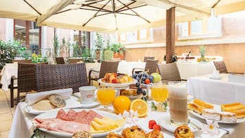 Desayuno buffet incluido todos los días
