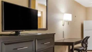 Estudio, 2 camas matrimoniales, para no fumadores | Escritorio, tabla de planchar con plancha, wifi gratis y ropa de cama