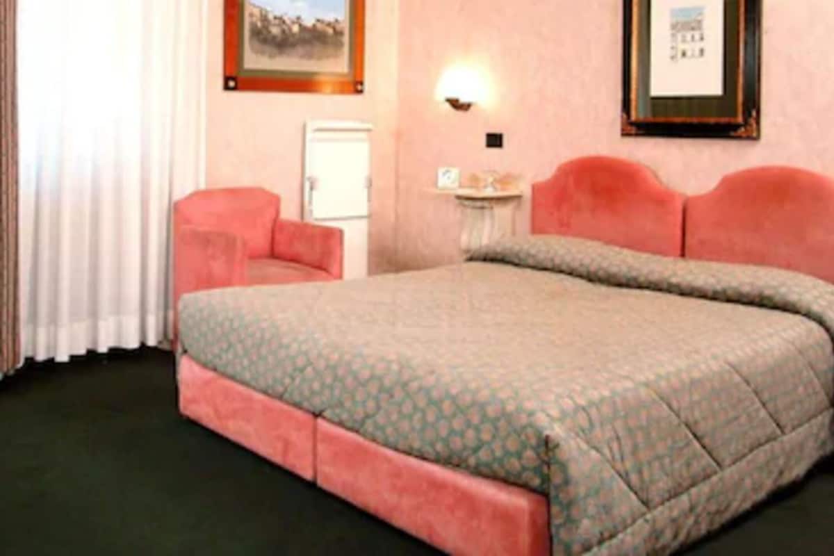 Minibar, in-room safe, desk, soundproofing