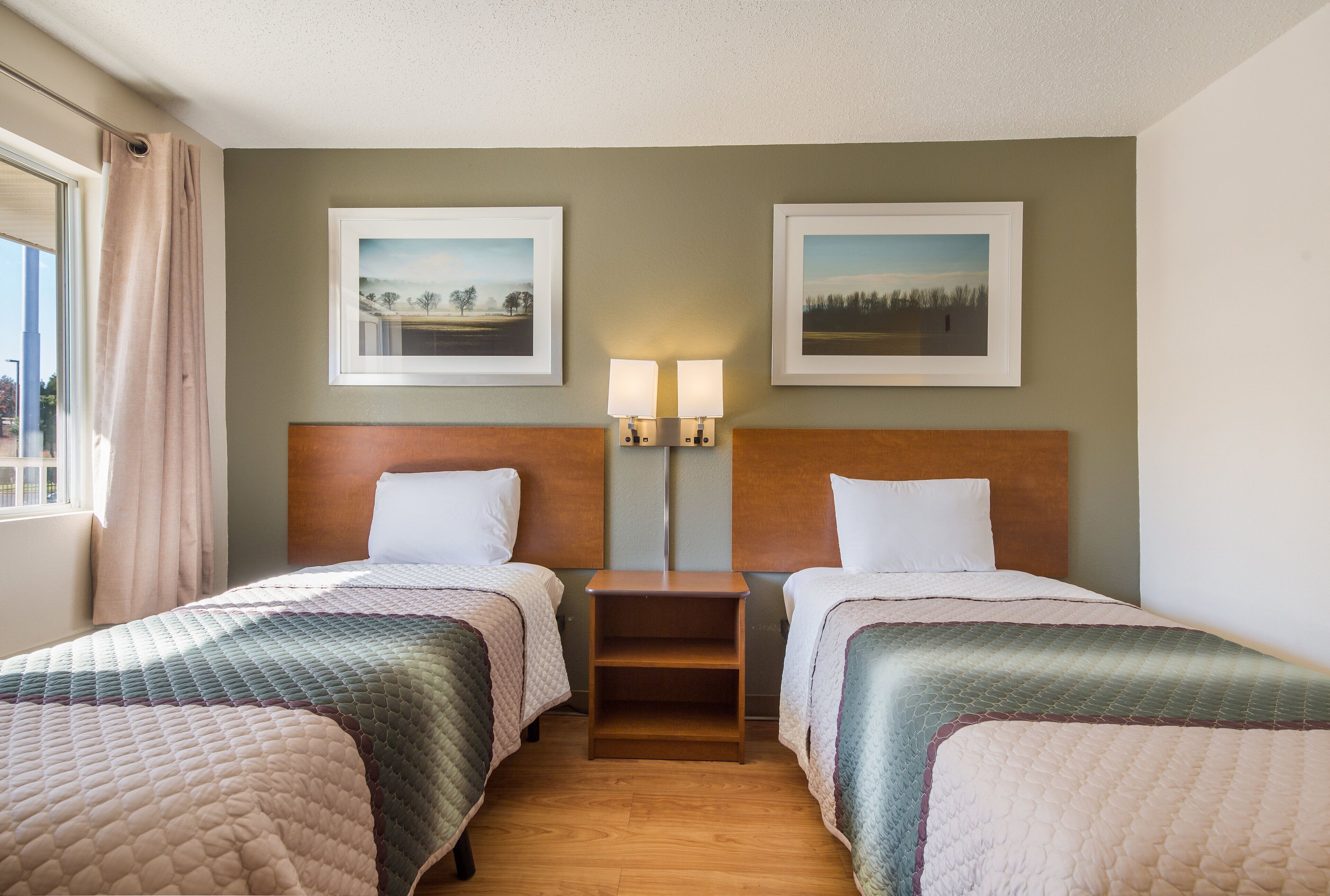 Studio, 2 Single Beds, Non Smoking | Desk, free WiFi, bed sheets