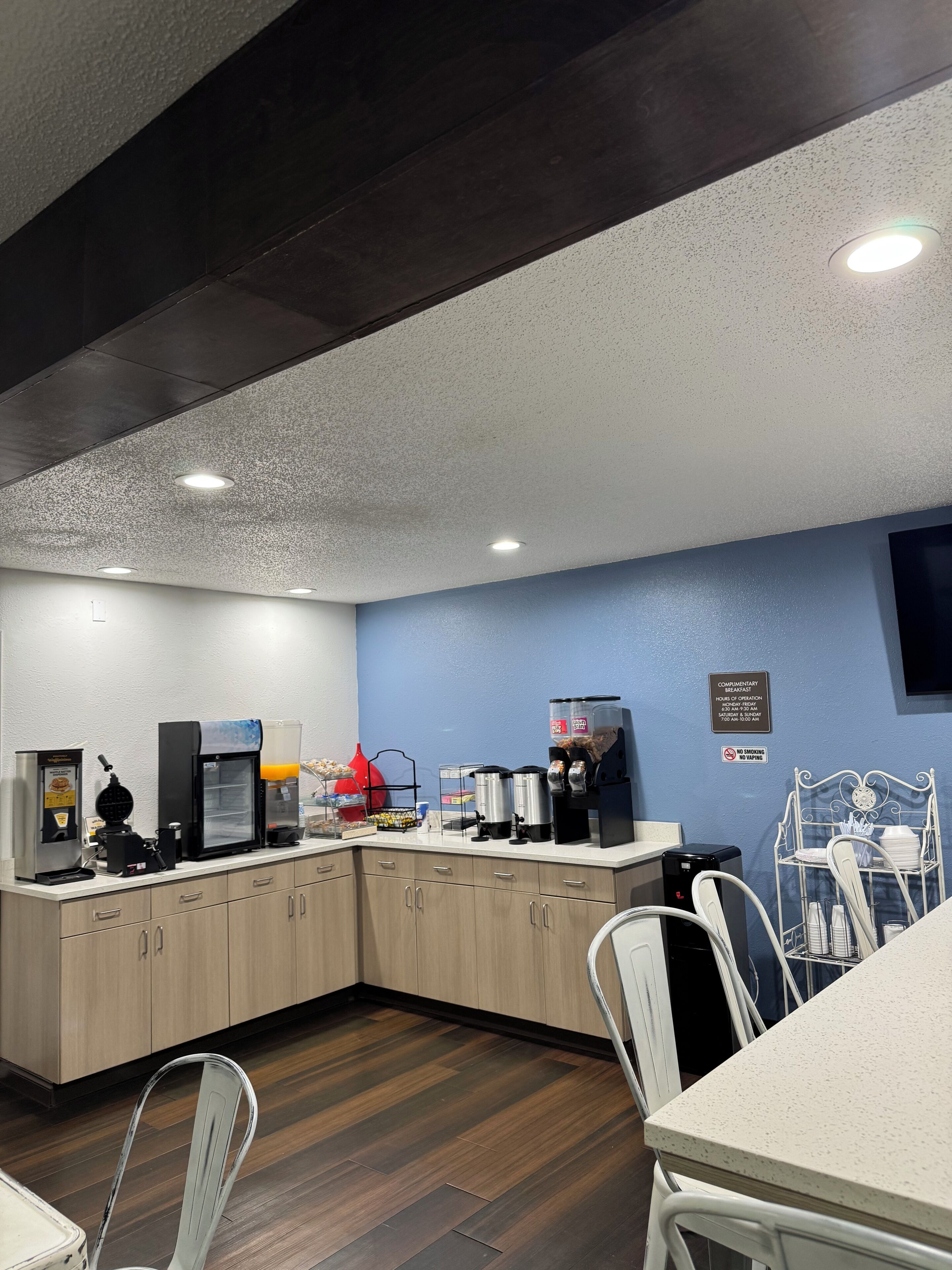 Free daily continental breakfast