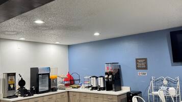 Free daily continental breakfast