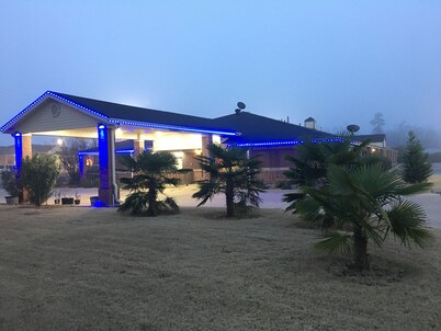 Redwood Inn and Suites
