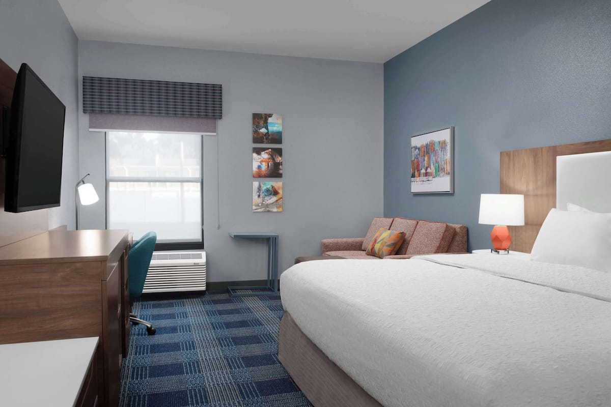 Standaard kamer | Een kluis op de kamer, een bureau, gratis extra bedden, snel internet