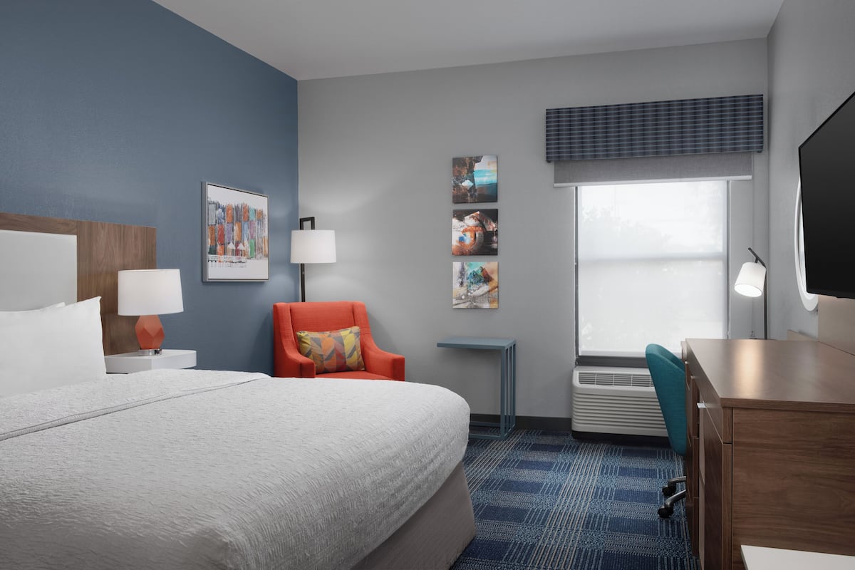 Een 55-inch ledtelevisie met satellietzenders, Netflix en Hulu