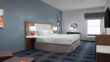 Room, 1 King Bed, Non Smoking | In-room safe, desk, free rollaway beds, free WiFi