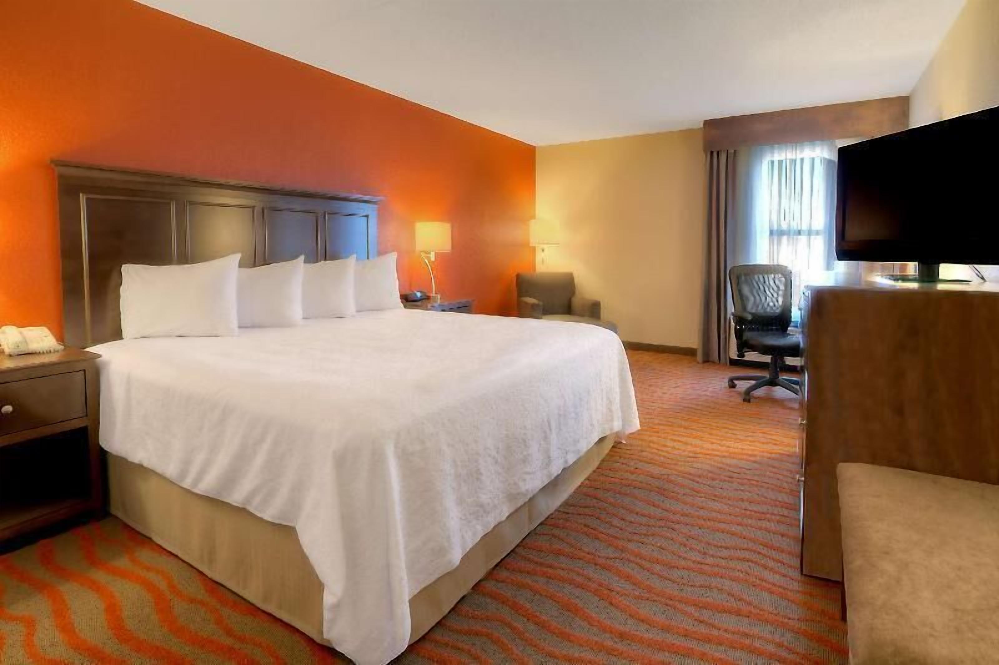 In-room safe, desk, free rollaway beds, Internet