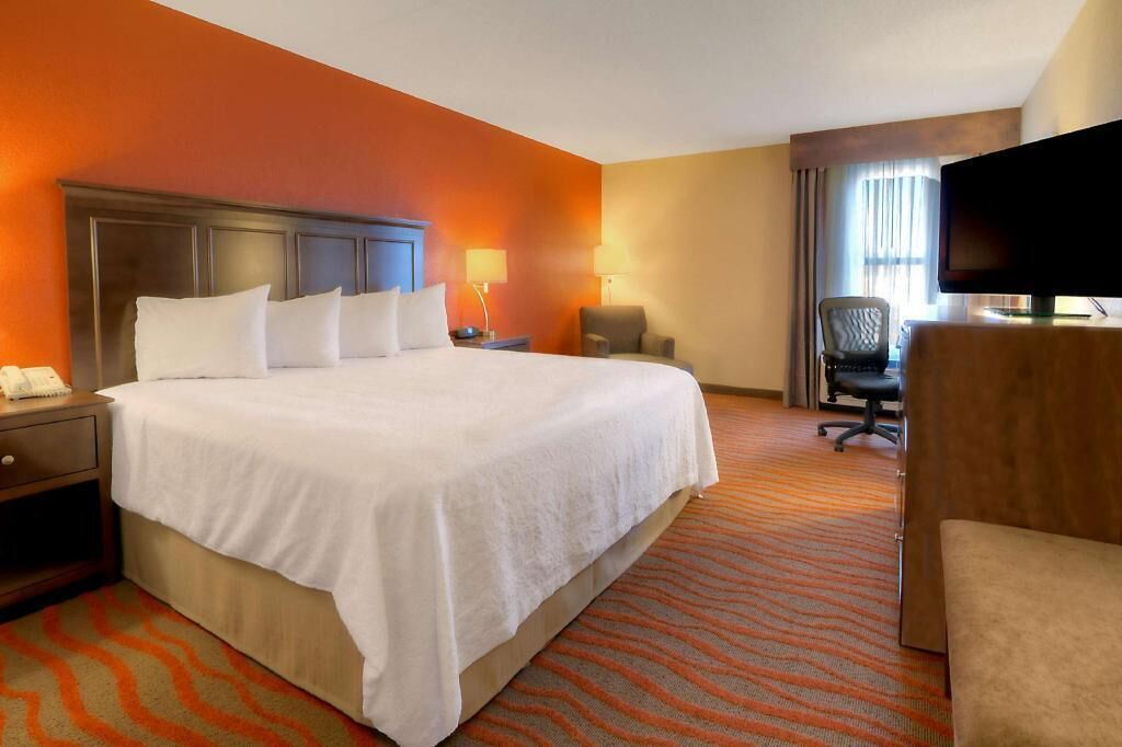 In-room safe, desk, free rollaway beds, Internet