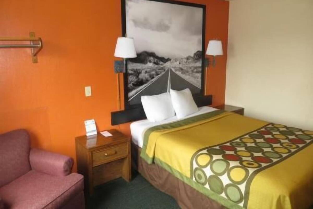 Desk, rollaway beds, free WiFi, bed sheets
