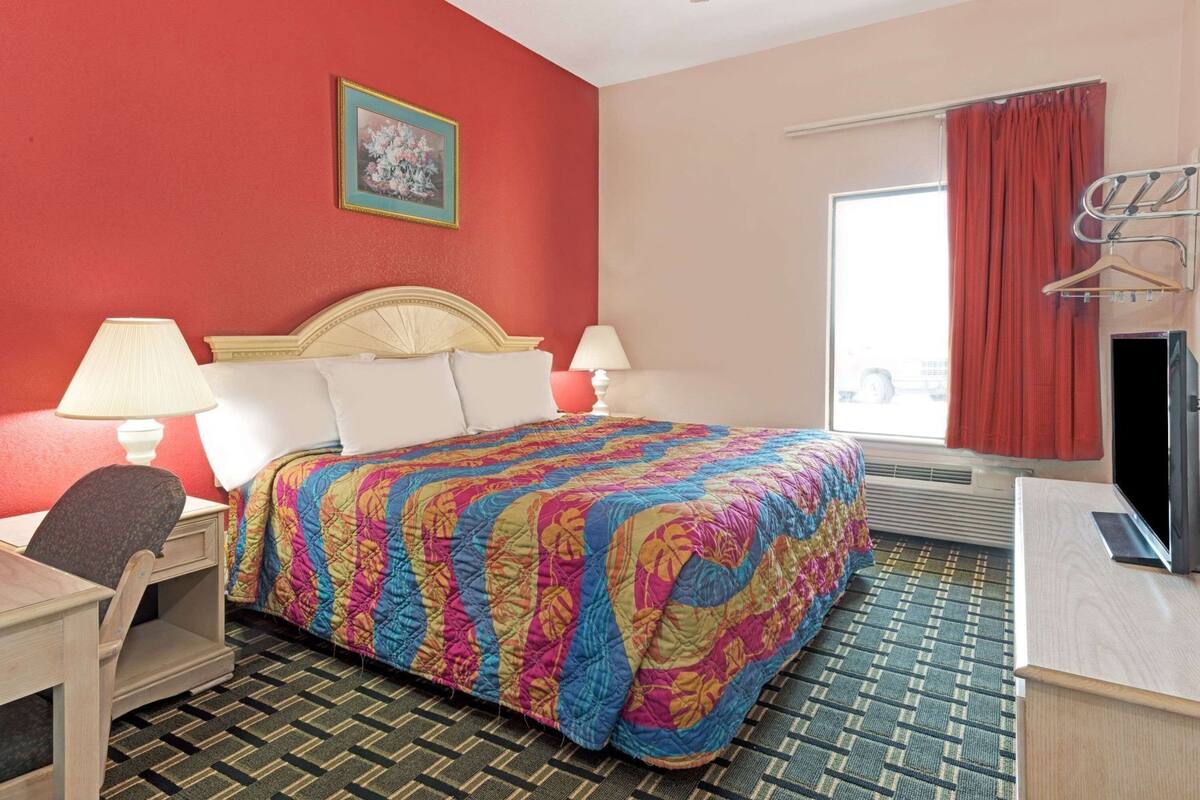 In-room safe, free cribs/infant beds, rollaway beds, free WiFi