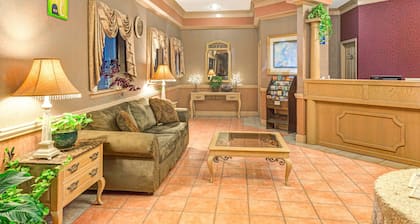 Days Inn & Suites by Wyndham Osceola AR