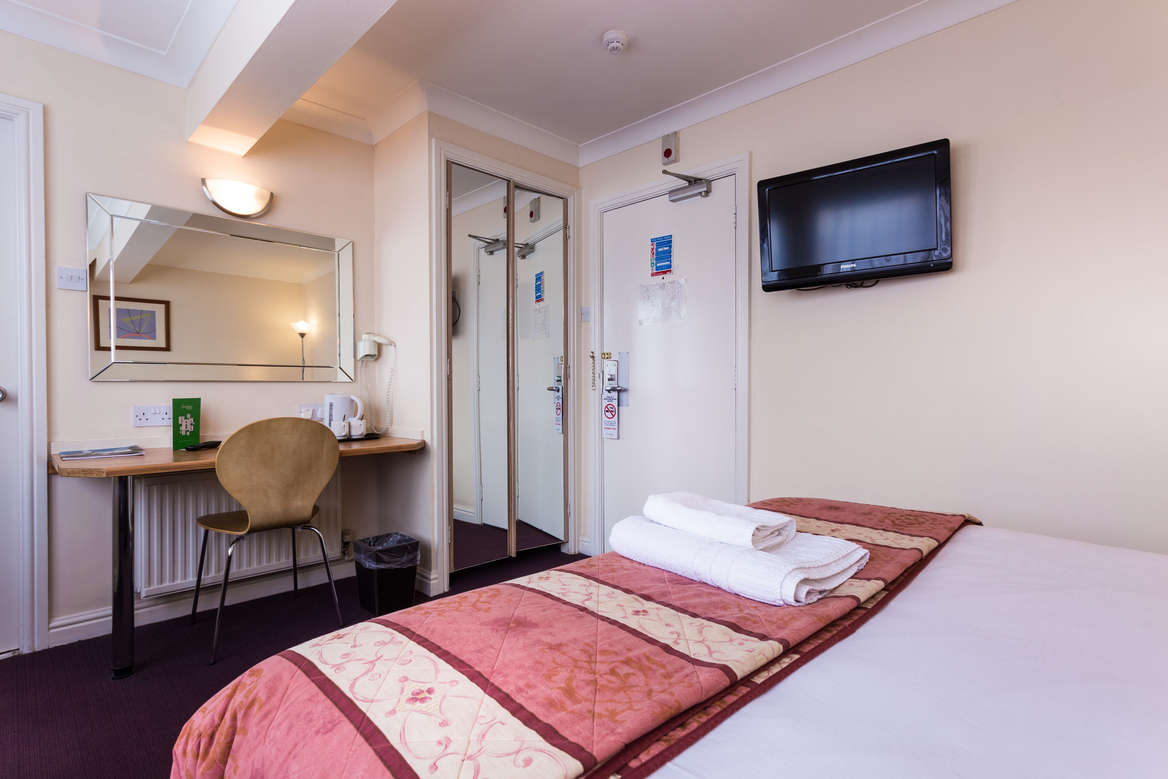 Photo - The Gardens Hotel